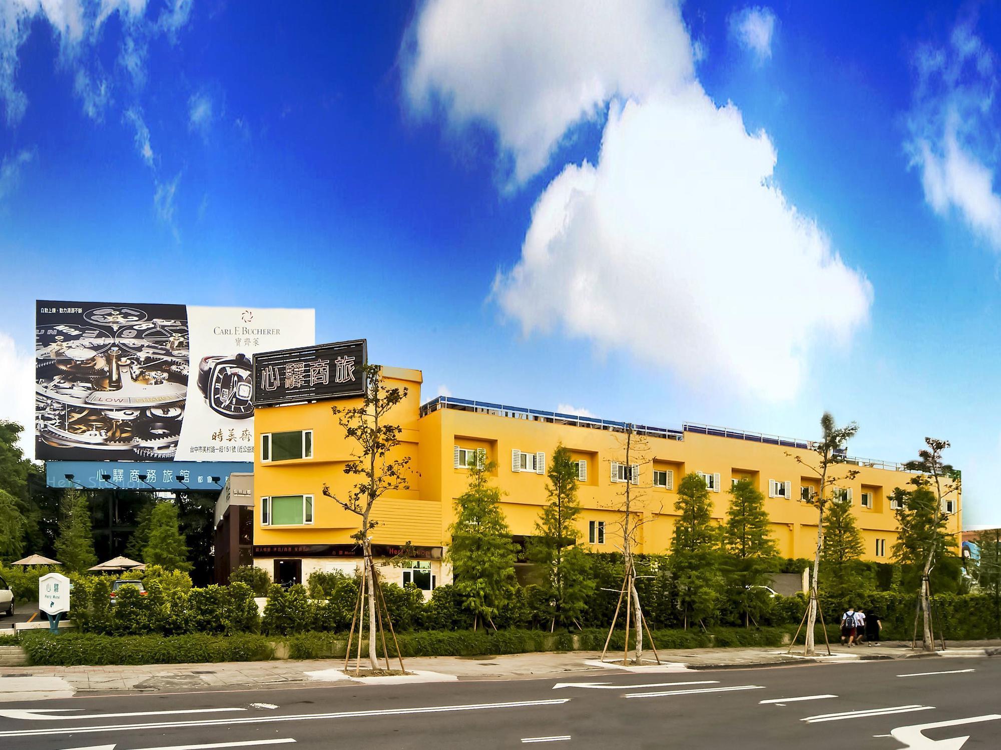 Herz Motel Taichung Exterior photo