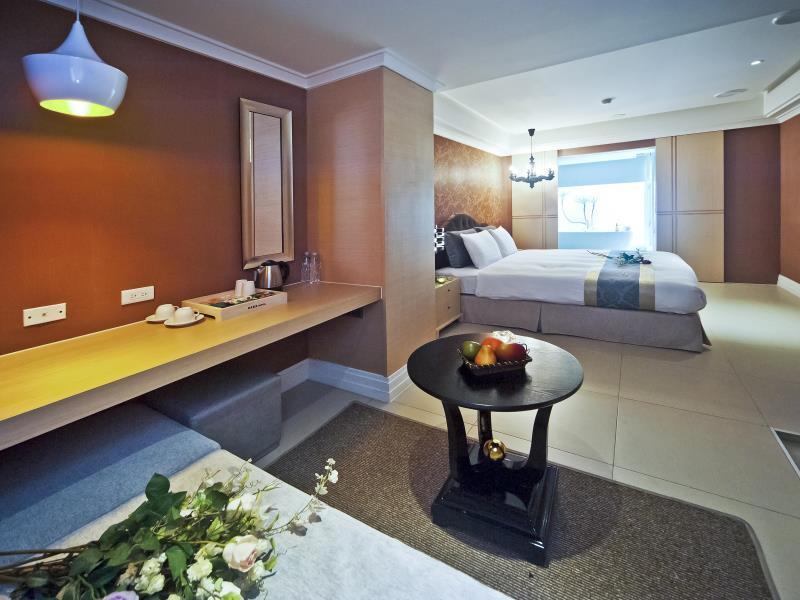 Herz Motel Taichung Exterior photo
