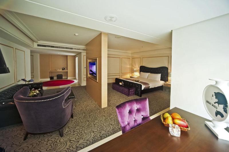 Herz Motel Taichung Exterior photo